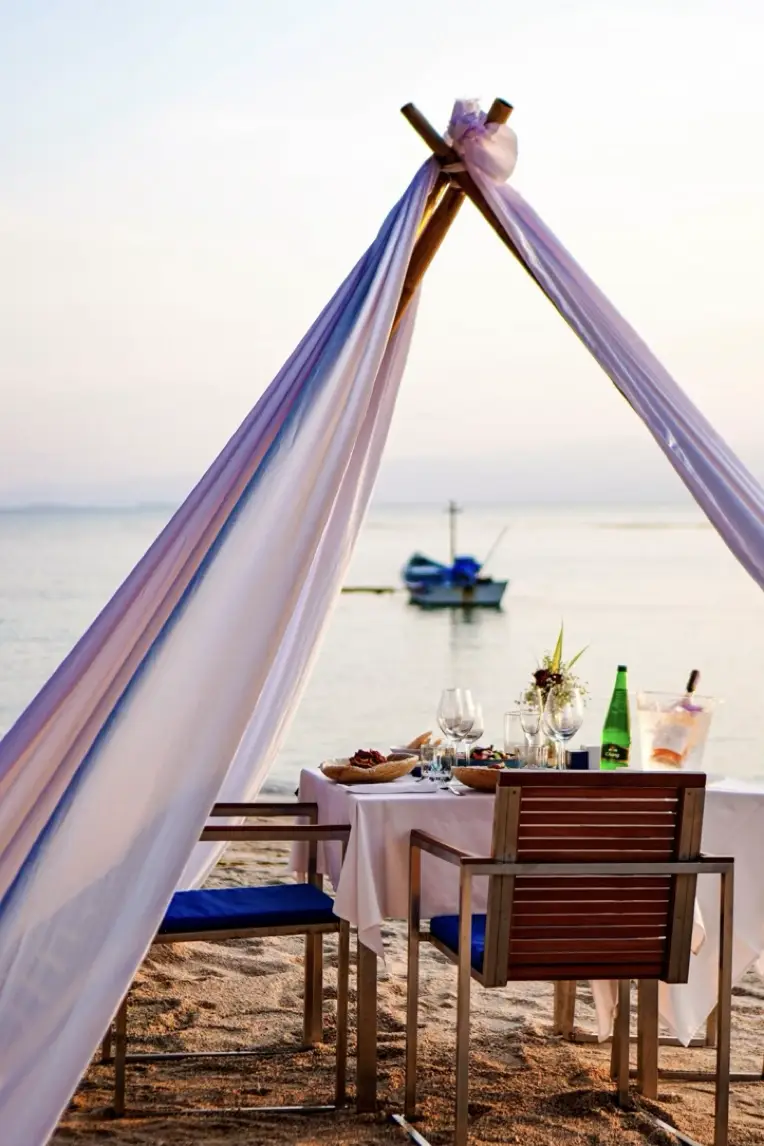 Romantic Beach Dinners for Couples in Koh Phangan + Valentine’s Day Ideas